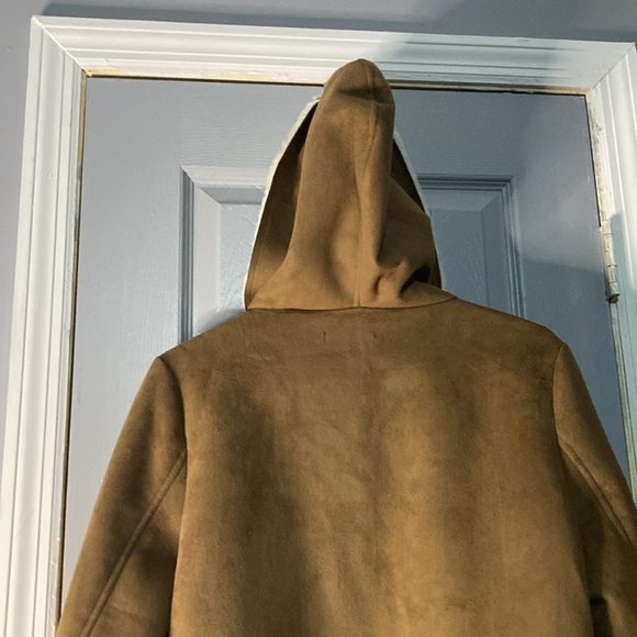 Women Ugg color and material jacket - Picture 5 of 6